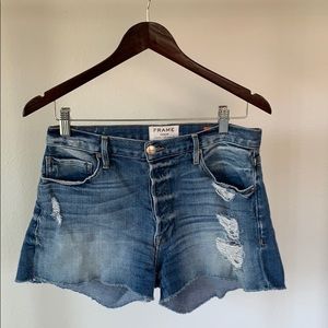 FRAME DENIM shorts.